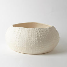 Cargar imagen en el visor de la galería, Ceramic Urchin Bowl-Matte White
