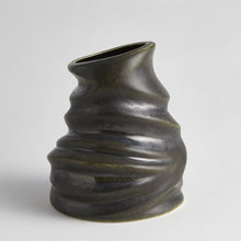 Cargar imagen en el visor de la galería, Melting Vase-Bronze
